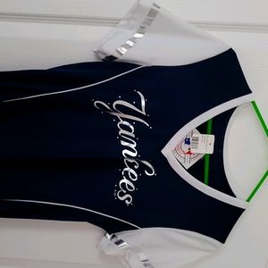 Yankees t shirt